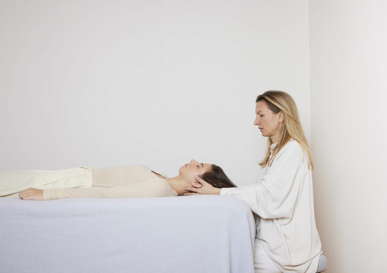 craniosacrale-therapie-liegen